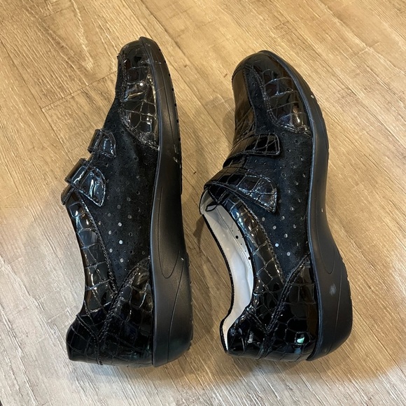 Ara Black Textured Loafers US size 9, Euro 40 - Picture 9 of 16